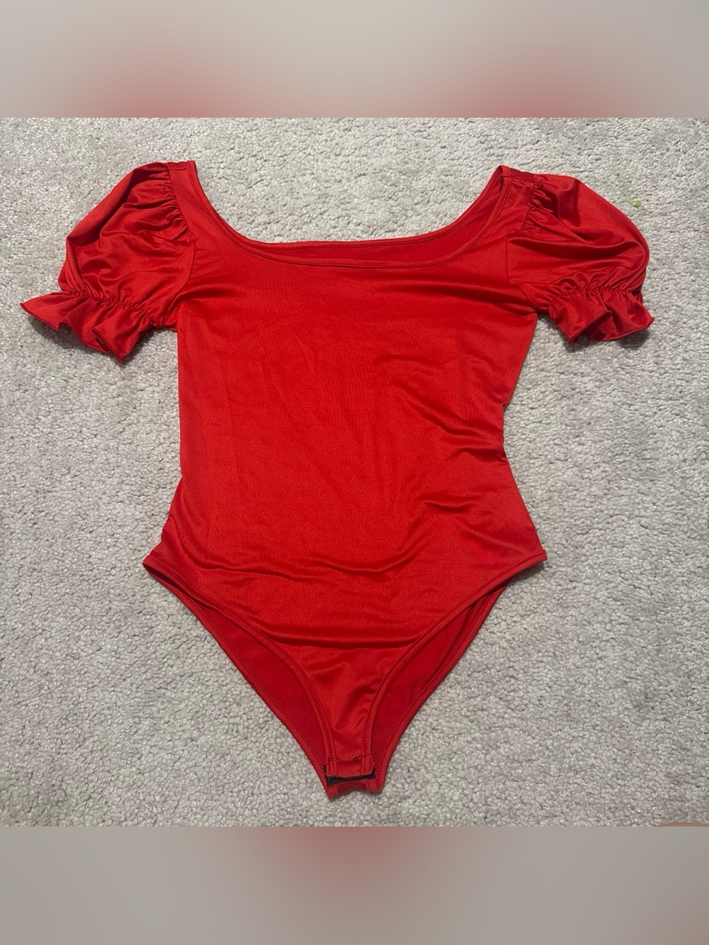 Women's Red Scoop Neck Puff Sleeve Bodysuit